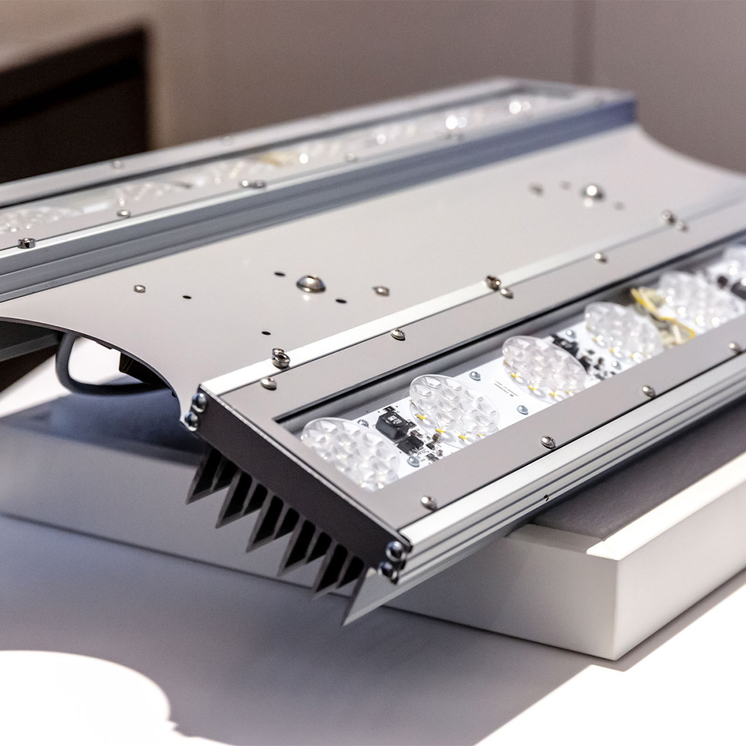 img news giant luce dinema lighting