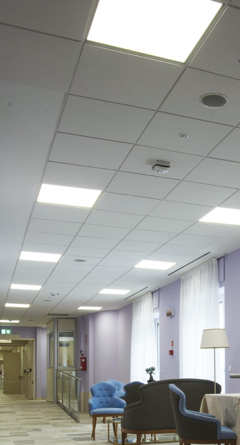 foto illuminazione led clinica ospedaliera